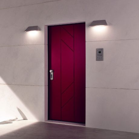 Con Futura è sufficiente avvicinarsi con la chiave alla porta per consentirne l’apertura (foto Gardesa)