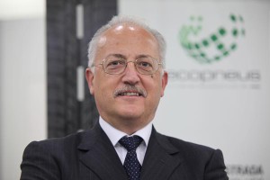 Giovanni Corbetta | Direttore generale di Ecopneus «Con la fine delle operazioni a Rapolano, si chiude uno degli interventi più significativi per Ecopneus (dati i risvolti paesaggistici e le particolari condizioni dell’area) tra tutti gli 11 interventi «straordinari» effettuati fino ad oggi, che ci hanno permesso di prelevare già 60mila tonnellate di pfu».