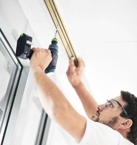 Il sistema Centrotec sostituisce mandrino e portainserti per un rapido cambio di applicazione (foto Festool)