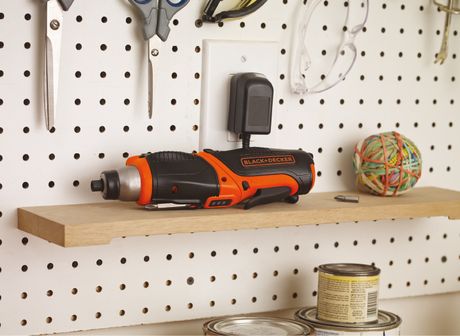 La batteria al litio consente all’utilizzatore di poter impiegare l’utensile senza doverlo ricaricare prima di ogni applicazione (foto Black+Decker)