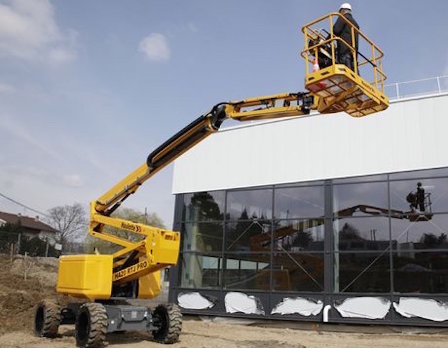 La nuova piattaforma articolata HA20 RTJ è una macchina versatile ideale per diverse applicazioni (foto Haulotte)