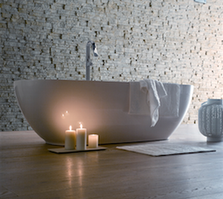 Ginevra, l’effetto della pietra scaglia tagliata in piccoli tasselli ed accostata in composizioni sempre differenti (foto Valpietra)