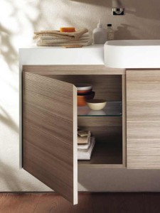 Nella foto, particolare di una base della collezione Rivo (foto di Scavolini Bathrooms)