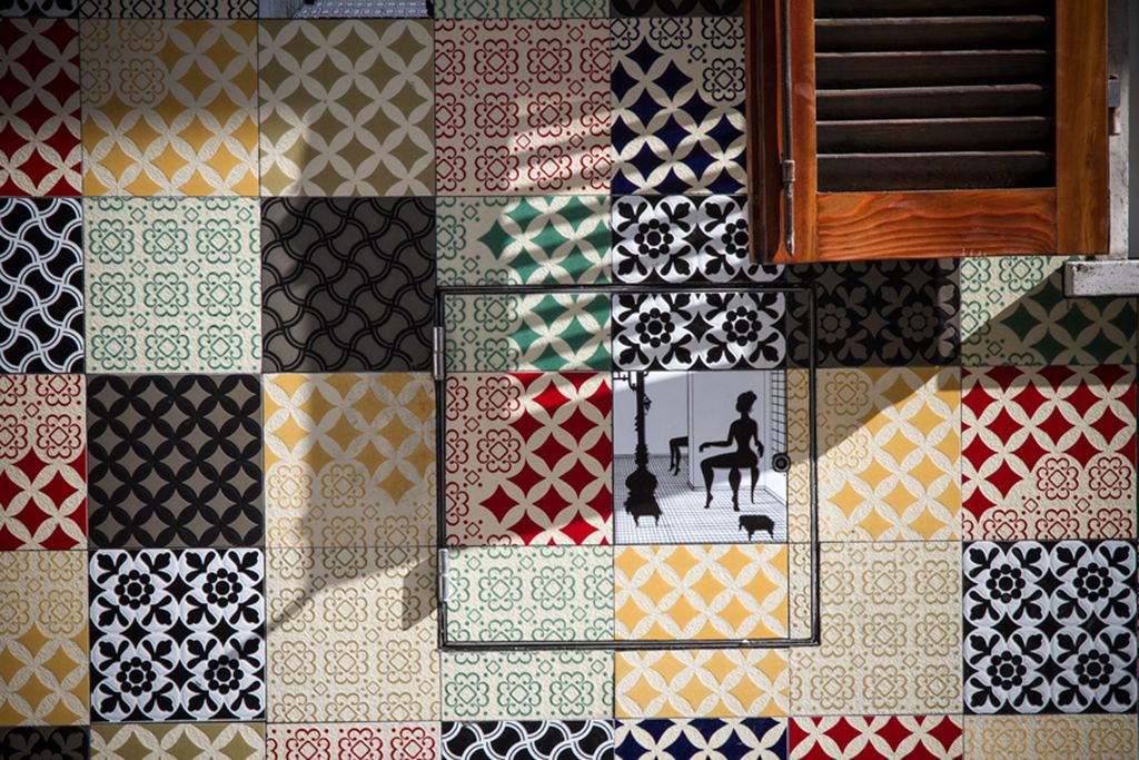 Ceramica che arreda. Déco Perlage di Tagina (foto Cinzia Camela)