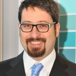 Dott. Diego Marcucci | Group Brand Manager Cromology «Le fessurazioni vengono spesso considerate un problema «estetico», poco ricorrente e di facile risoluzione, in realtà ne sono colpite moltissime facciate, con problemi sia estetici che di durabilità, manutenzione e salubrità dell’edificio. La guida realizzata da Viero illustra le principali cause delle fessurazioni presenti sulle facciate intonacate o rifinite con pitture e rivestimenti murali «plastici» e come risolverle per supportare l’attività di progettisti, imprese e applicatori»