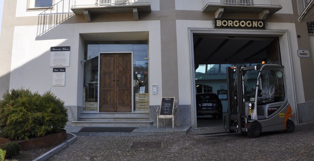 Om Still RX20 presso la cantina Borgogno di Barolo (foto Om Still)