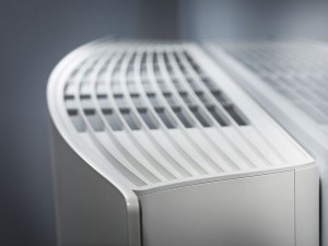 Daikin Emura è disponibile nelle varianti argento-antracite, bianco-opaco o nella limited edition Alcantara che permette di personalizzare i pannelli frontali scegliendo tra 30 finiture.