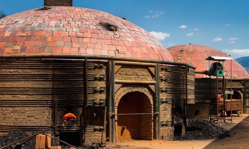 L'argilla è un materiale molto diffuso nella tradizione costruttiva colombiana (foto di Sumart Diseño y Arquitectura)