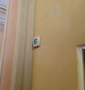 Genié è una soluzione non invasiva utilizzabile nel risanamento di edifici civili come in quelli monumentali e storici (nella foto chiesa di San Zenone a Fermo).