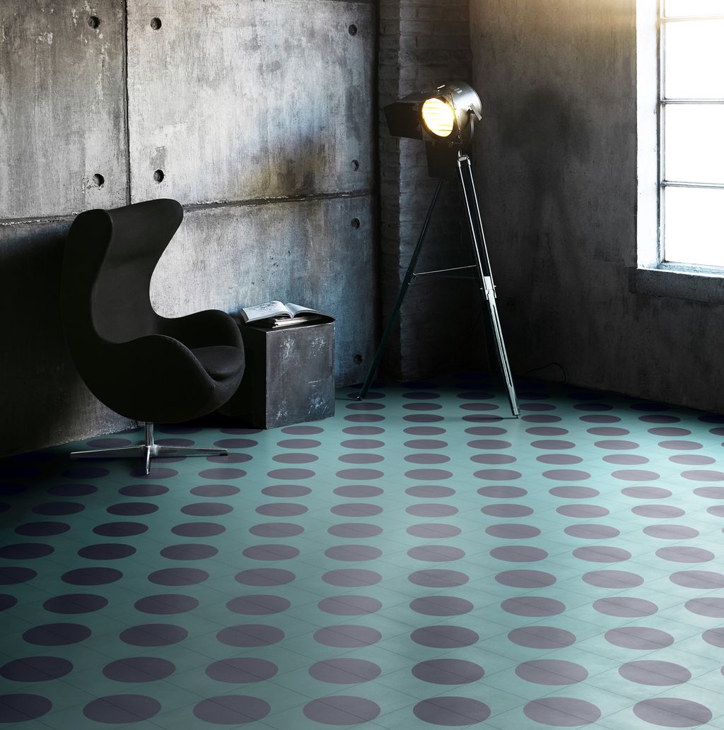 Grafismi raffinati nelle serie Rain, Butterfly 6, Ecplispe e Dot, di formato esagonale e quadrato (foto Bisazza)