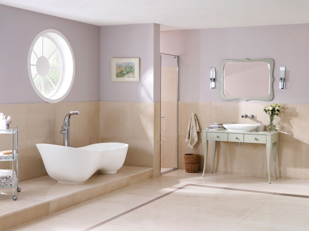 La consolle Bosa, di Victoria+Albert, è predisposta per accogliere i diversi modelli di lavabo soprapiano o da incasso prodotti dall’azienda (foto di Victoria+Albert)