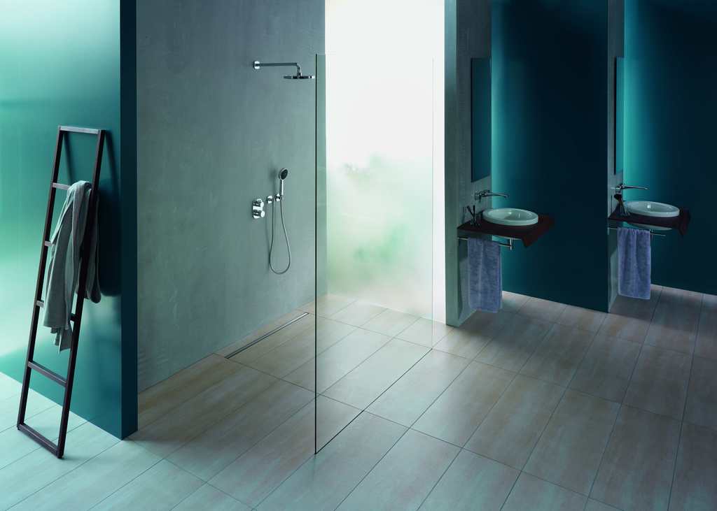 Due i design delle coperture visibili e tre le altezze disponibili, per poter scegliere il canale a fessura più adatto (foto Aco)