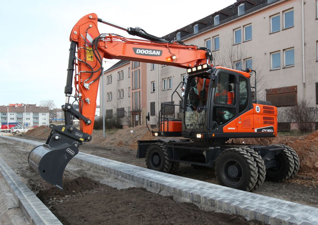 Il motore DL06P riduce il consumo di carburante in media del 10% rispetto al modello della precedente.