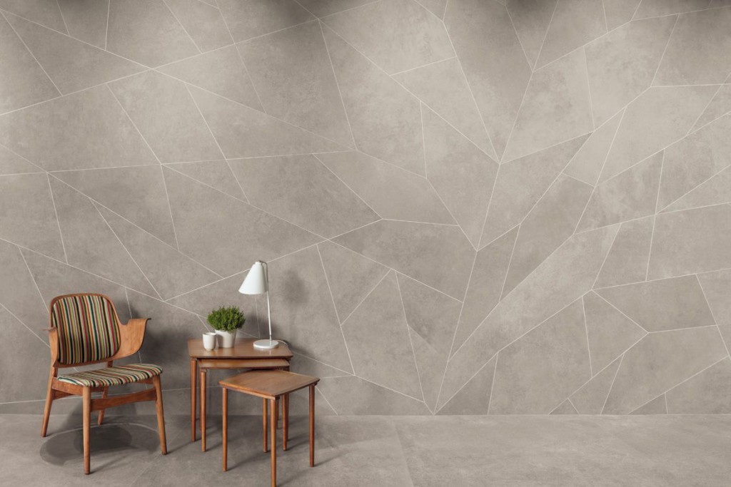 La parete è realizzata con la composizione Idro Moov Leaf, nel maxi formato cm 240x240.