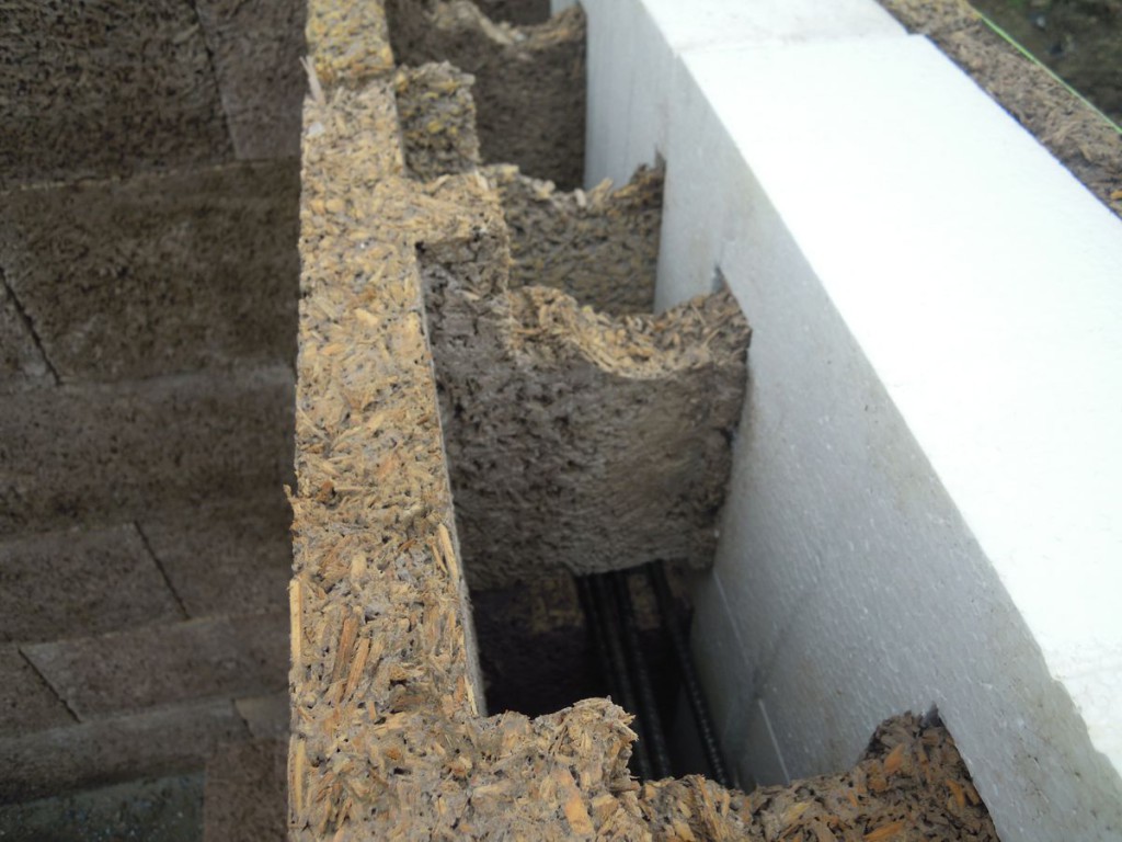 Particolare dei blocchi cassero legno cemento mineralizzato Isotex.