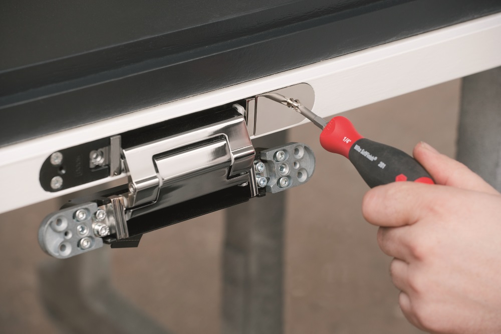 Montaggio piastrine copertura.