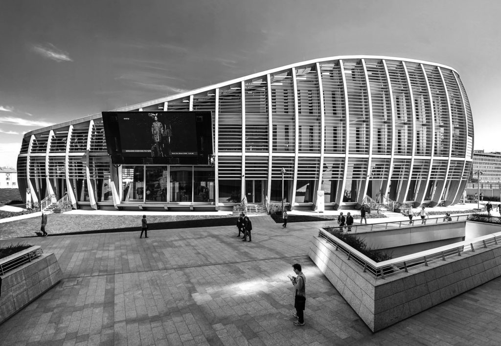 UniCredit Pavilion, UniCredit Business Integrated Solutions Scpa, Milano Foto Tom Vack con Ester Pirotta | 