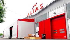 Le porte di ingresso Alias sono sottoposte a continui e accurati controlli in fabbrica e a test da parte di enti di certificazione nazionali ed esteri per le prestazioni di resistenza all’effrazione e di isolamento termico e acustico.