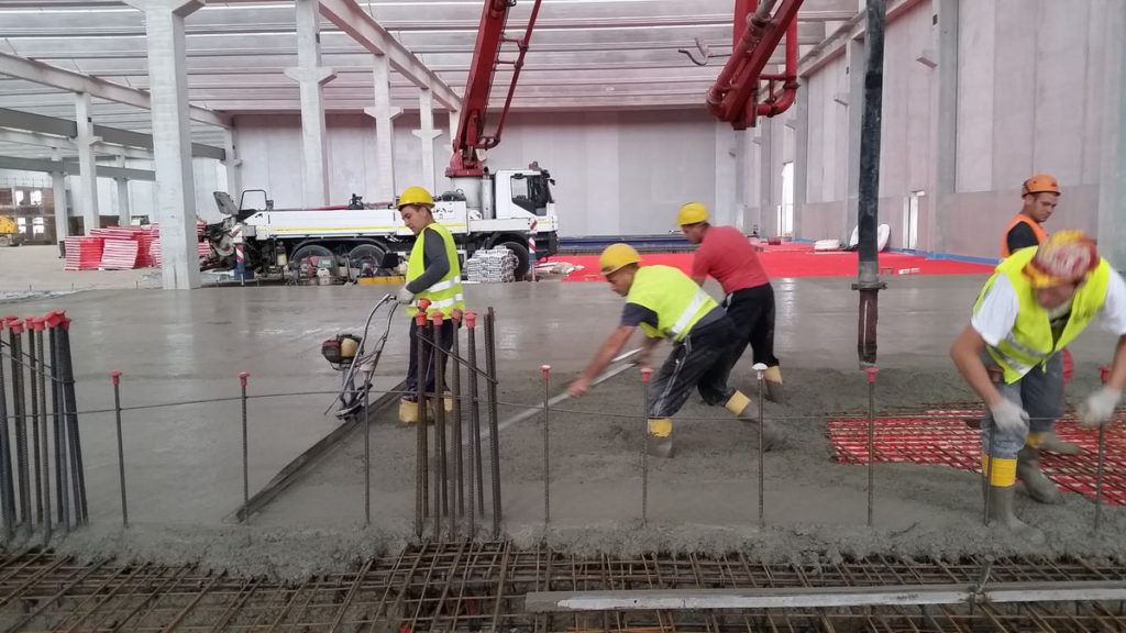 calcestruzzo Rck 35 con uno spessore pari a cm 23.