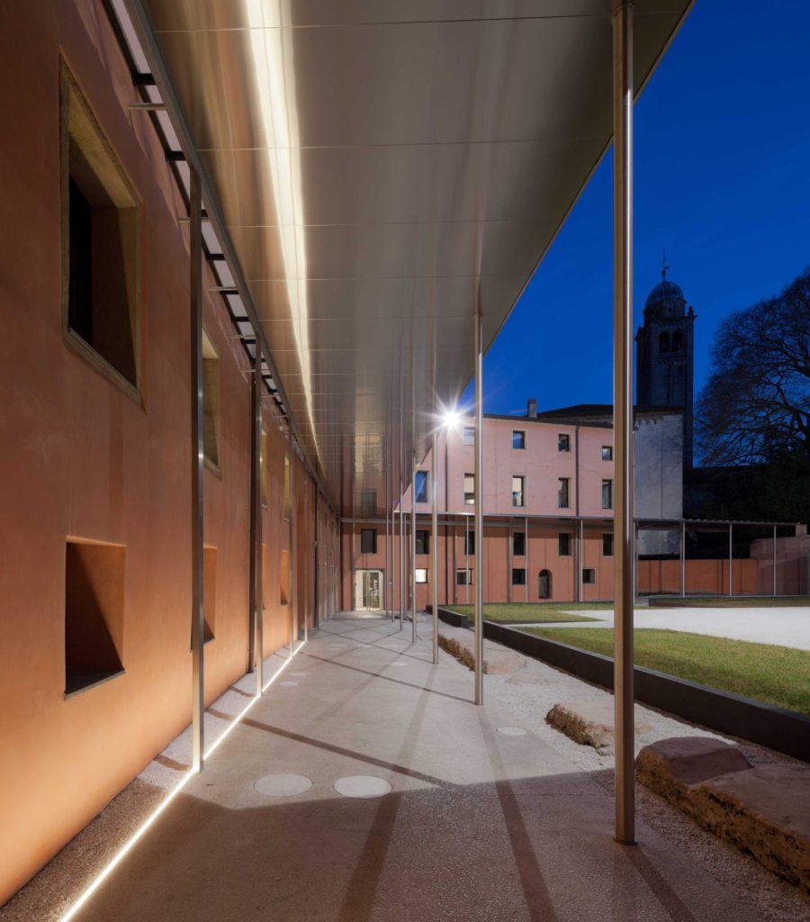 superficie coperta mq 420 importo lavori 607.810 euro 