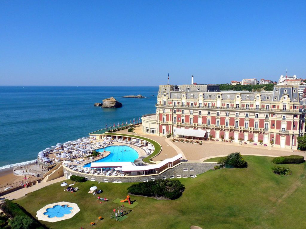 Il Luxury Hotel du Palais Biarritz, in Francia, dove la Urban Volta è stata utilizzata per il rifacimento degli intonaci di facciata.