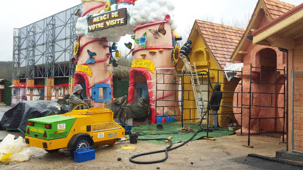 La S28 all’opera al Parco Divertimenti di Saint Paul, in Francia. 