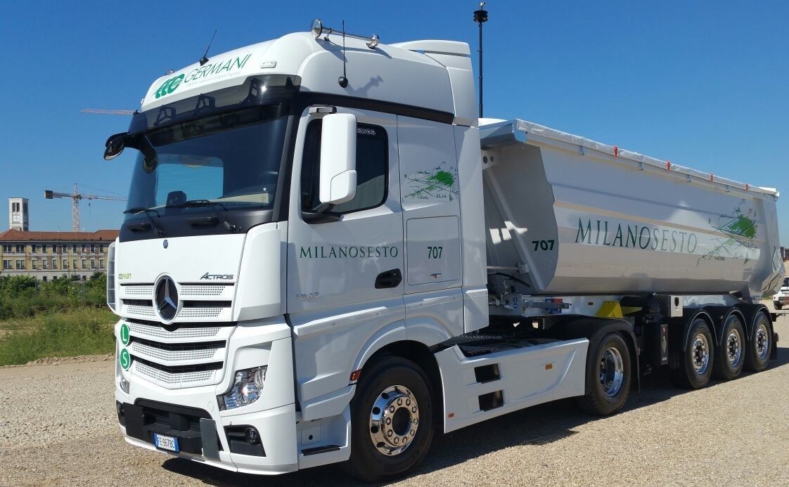 Germani spa utilizza nel cantiere di Milanosesto il veicolo Actors di Mercedes.