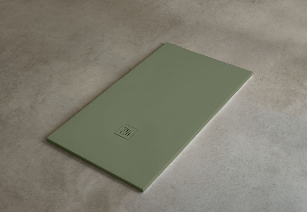 Nell’immagine, piatto doccia in ceramica della nuova collezione Infinito di Cielo, qui proposta nella finitura Agave dell’esclusiva gamma cromatica “Terre di Cielo”. (foto Ceramica Cielo)