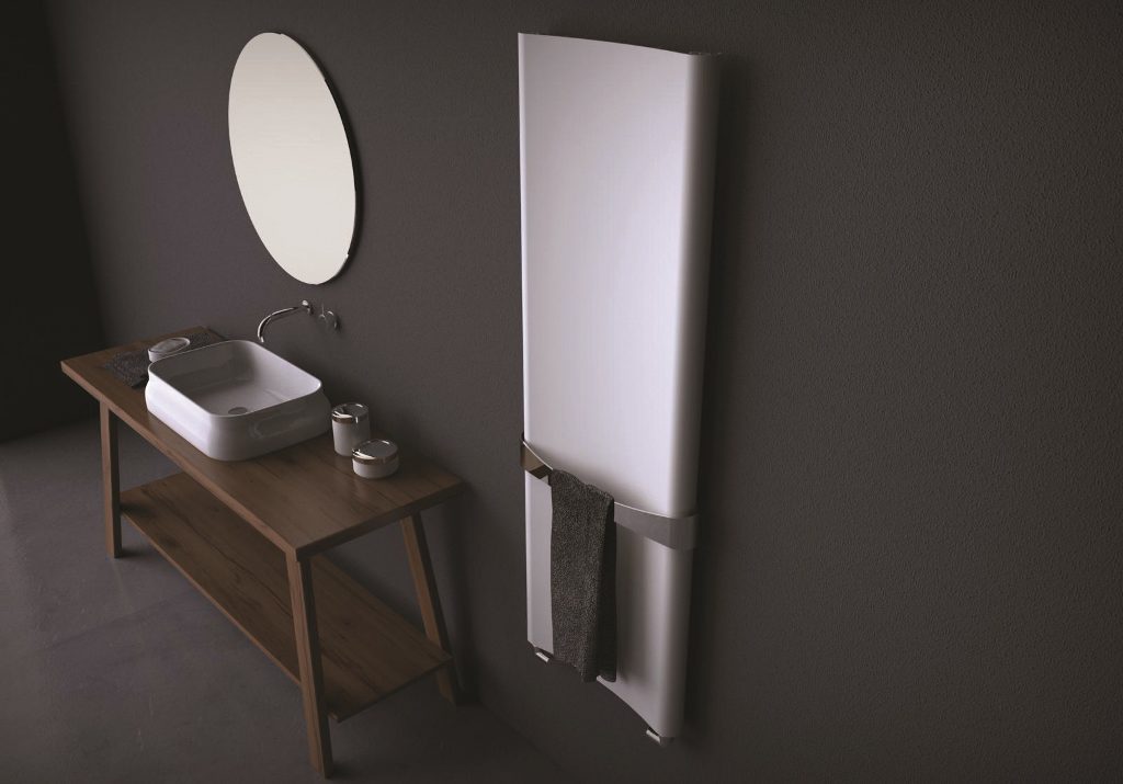Radiatore Bent Bagno (foto Caleido)