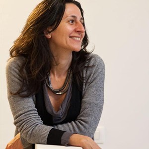 Arch. Silvia Vespasiani | La sua attività di ricerca si concentra sulle trasformazioni dei contesti insediativi costieri italiani realizzati negli anni del Boom economico.