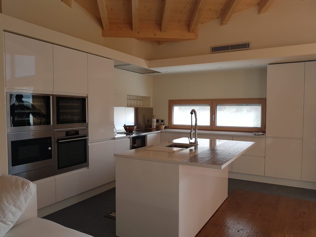 Gli interni della residenza (foto Alpilegno)