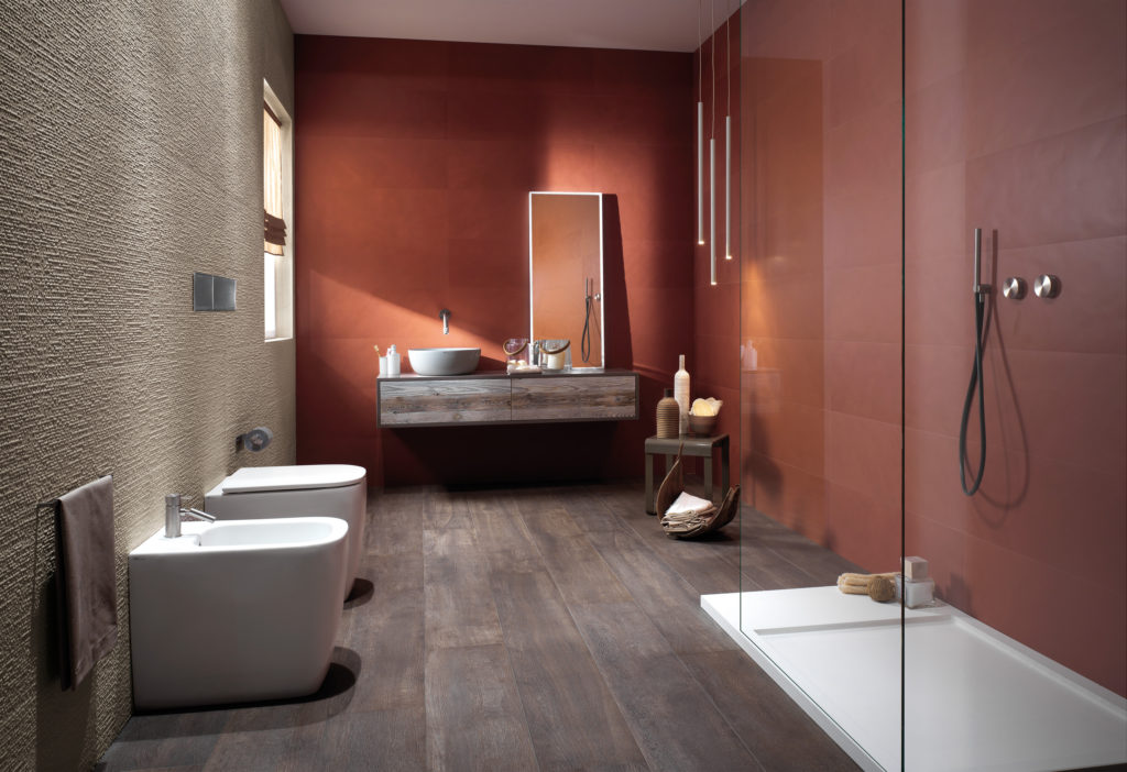 Ambiente bagno firmato con la nuova collezione Color Now di Fap ceramiche (foto Fap Ceramiche).