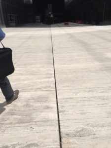 particolare-della-caditoia-a-fessura-montata-su-canale-aco-multiline-v200_img_0876