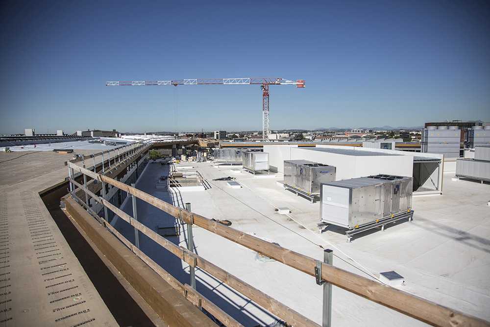 unita-climaveneta-per-il-comfort-del-nuovo-centro-commerciale-adigeo-a-verona-1