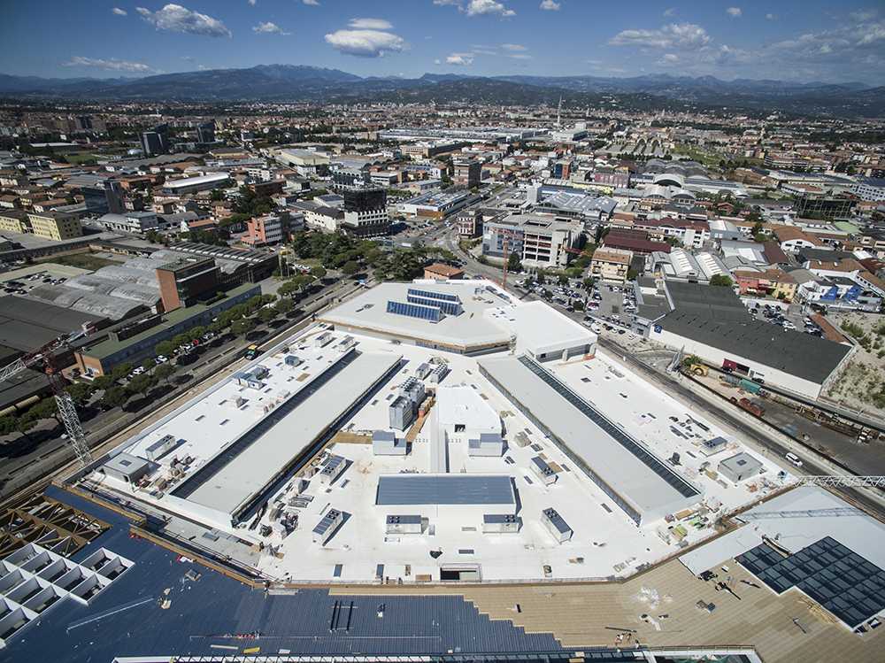 unita-climaveneta-per-il-comfort-del-nuovo-centro-commerciale-adigeo-a-verona-3