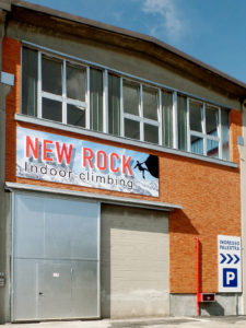 Esterno palestra New Rock (foto Ursa)