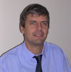 Franco Bulian | Vicedirettore Catas: “I prodotti realizzati con materie prime “naturali” possono essere suggestivi in termini di sicurezza per l’ambiente e per l’uomo, ma anche in questo caso le esperienze analitiche testimoniano a volte il contrario, sottolineando ancora una volta come test e prove condotte secondo criteri definiti sia l’unica strada percorribile per una valutazione seria e concreta della sicurezza di un qualsiasi prodotto”.