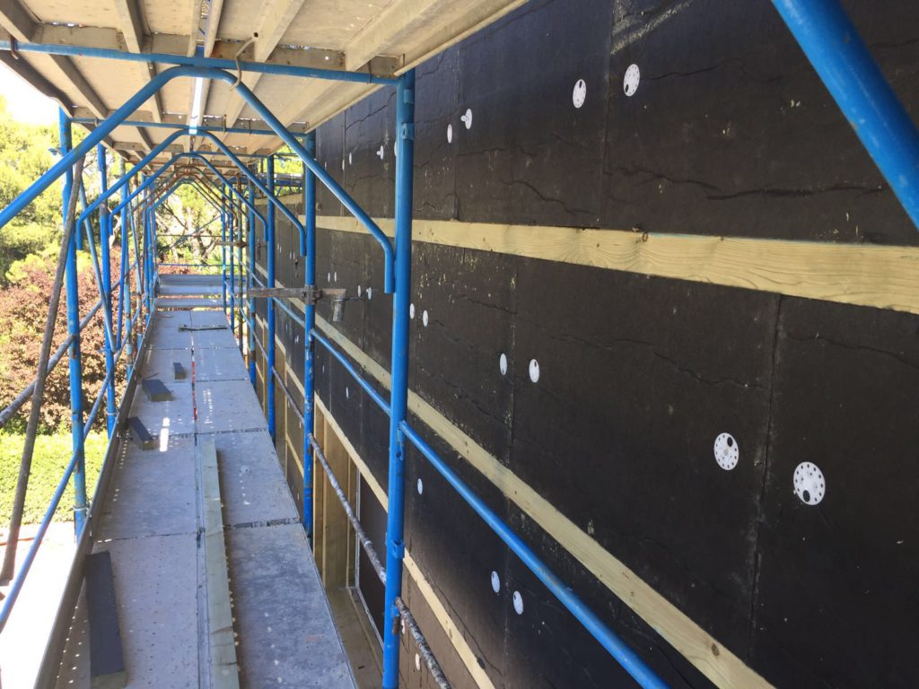 Applicazione pannelli isolanti Rockwool (foto Rockwool)