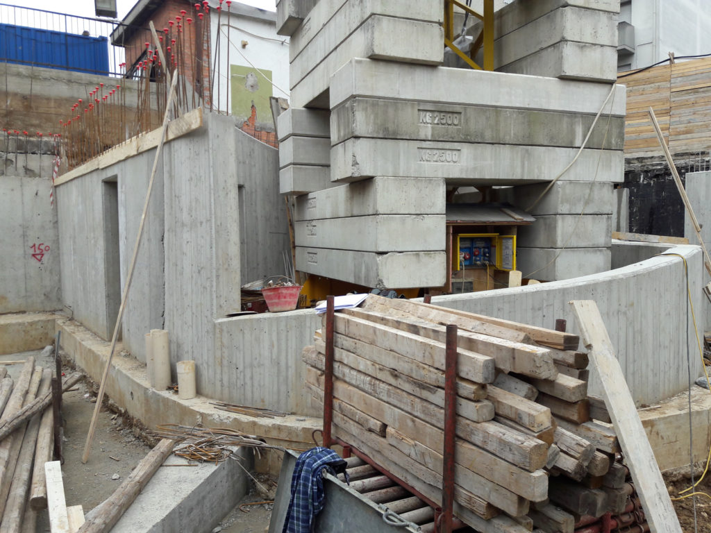 posizionamento-gru-allinterno-delliarea-di-cantiere