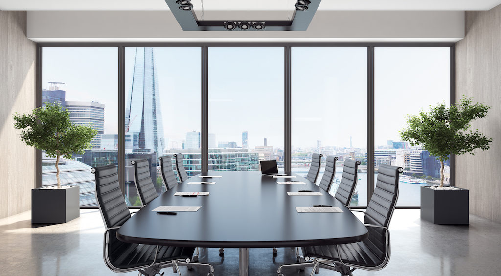 Vetro smart Halio di Agc Glass Europe, dotato di un sistema intelligente in grado di colorarsi per fornire privacy e una protezione antiriflesso con schermatura solare. Nella foto è visibile lo stato chiaro del vetro che risulta di indistinguibile dal comune vetro trasparente (foto Miysis per Agc Glass Europe)