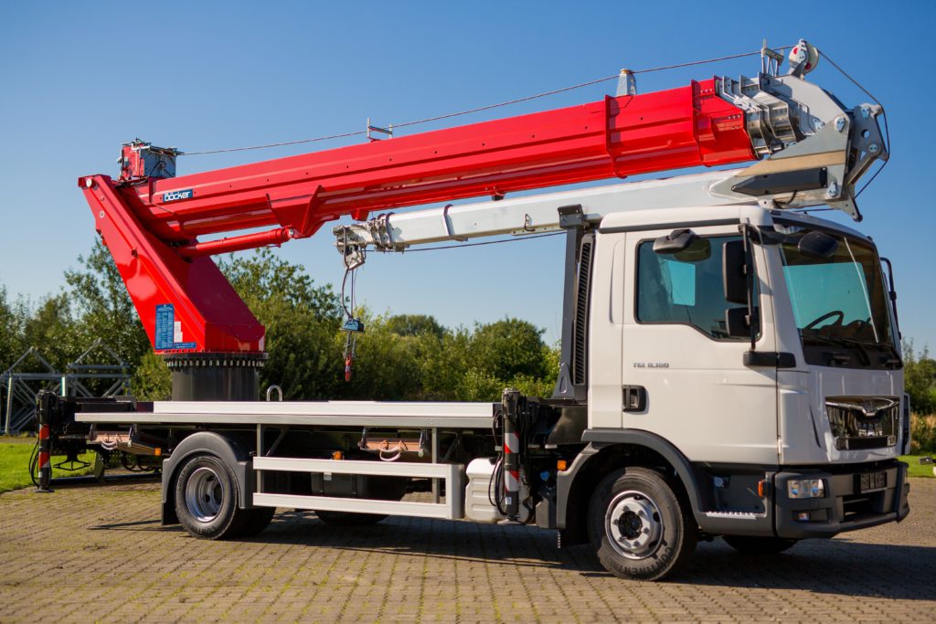 Il peso contenuto dei mezzi consente di allestire i prodotti su telai trainati o motrici tra i più compatti sul mercato, con evidenti benefici dal punto di vista della circolazione stradale e dell’accesso in aree di cantiere limitate.