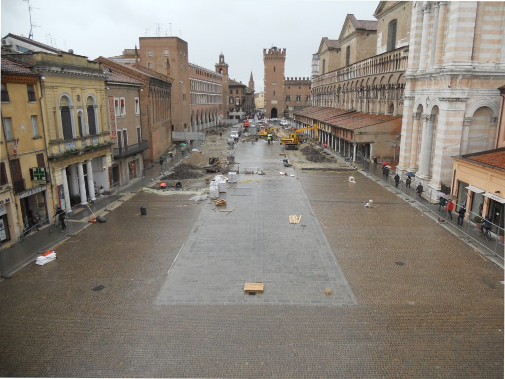 Restyling piazza Trento e Trieste a Ferrara (foto Aco Passavant)