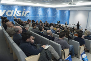 La progettazione evoluta per gli impianti di scarico e per la stanza da bagno sono stati i leitmotiv della giornata di formazione per architetti, geometri e ingegneri svoltasi il 25 gennaio presso la Valsir Academy di Vestone (Brescia). L’evento ha visto unire le forze due aziende di riferimento del settore ITS come Valsir e Ideal Standard.