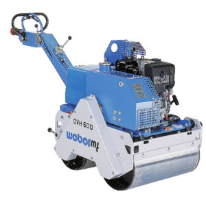 Il rullo vibrante Dvh garantisce maggiore versatilità in cantiere e si accompagna perfettamente alla piastra reversibile Cr6: la prima compatta il terreno prima della stesa dell’asfalto e il rullo porta a termine il lavoro.