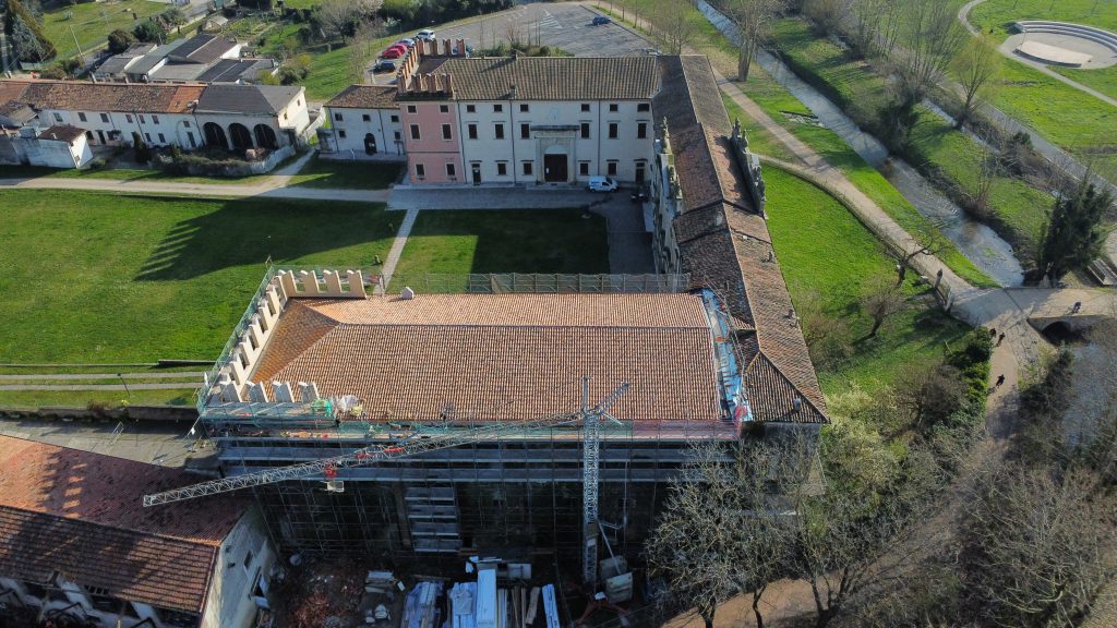 Villa Violini, Castel D'Azzano -Vr (foto Briamza Plastica)