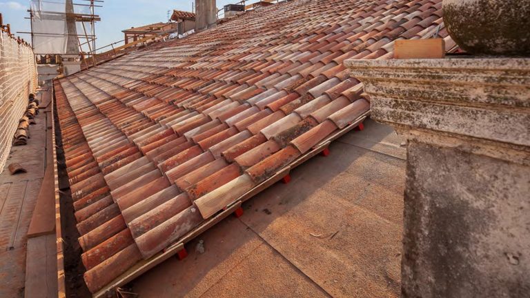 Aertetto. Il restauro della copertura di Palazzo Venezze