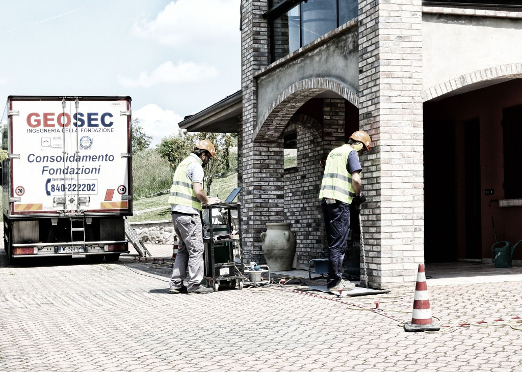 Geosec. Soluzioni tecnologiche al problema delle crepe nei muri