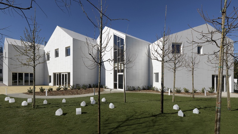Uniform. Cà San Felice, il centro socio-sanitario di Mario Cucinella Architects