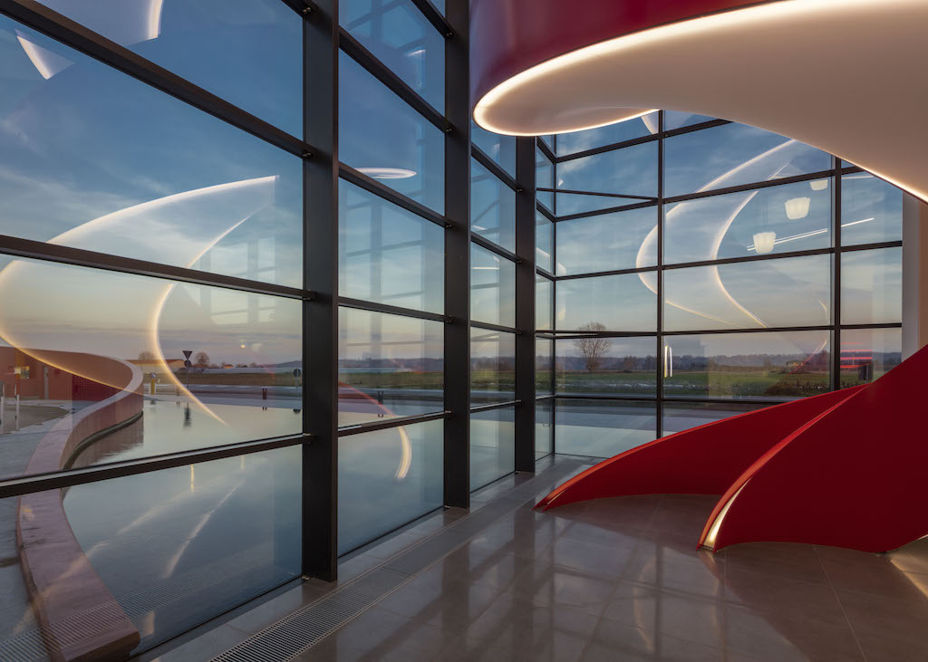 Casalgrande Padana per la nuova sede di Maina