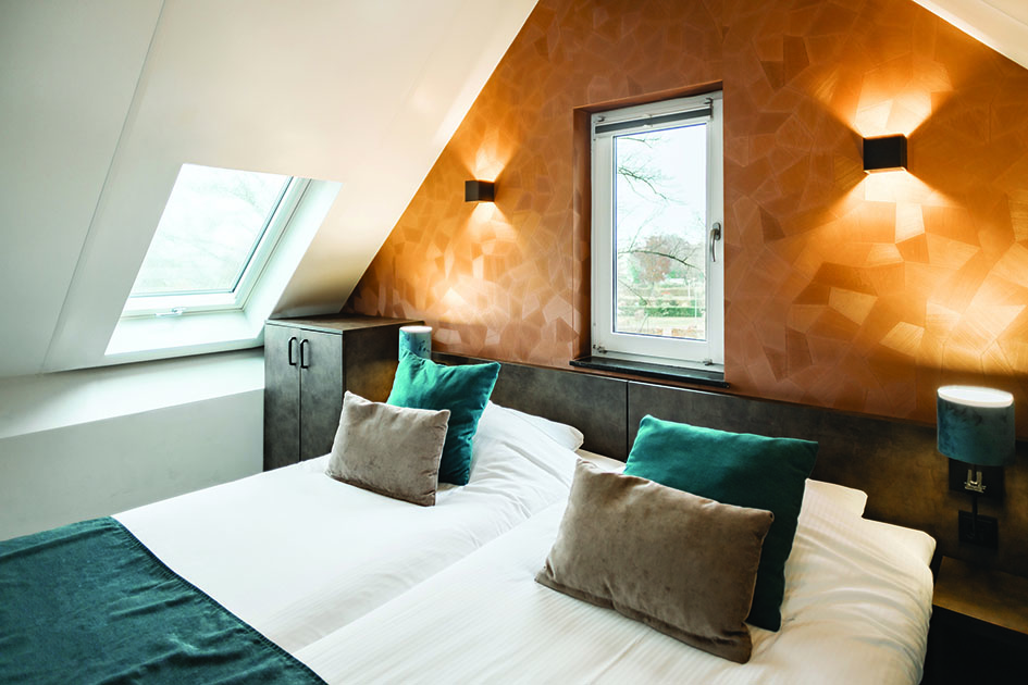 Finestre sottotetto ad alto isolamento termico per un hotel sostenibile